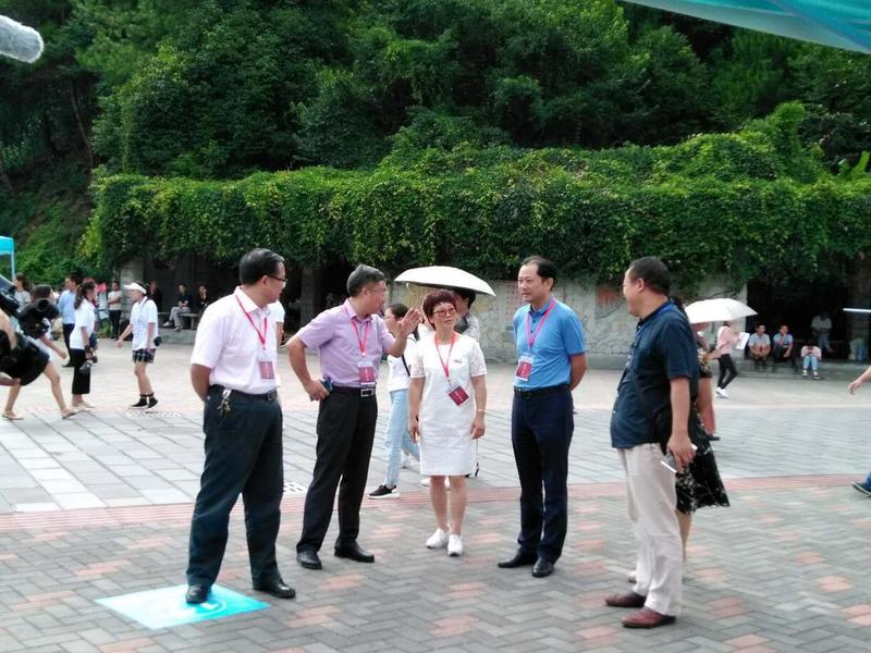 1 校领导一行亲临kaiyun开云官方网站迎新现场指导工作.jpg